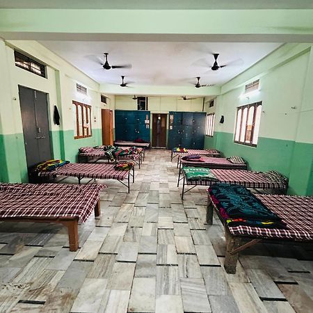 Satsang Lodge Варанаси Екстериор снимка